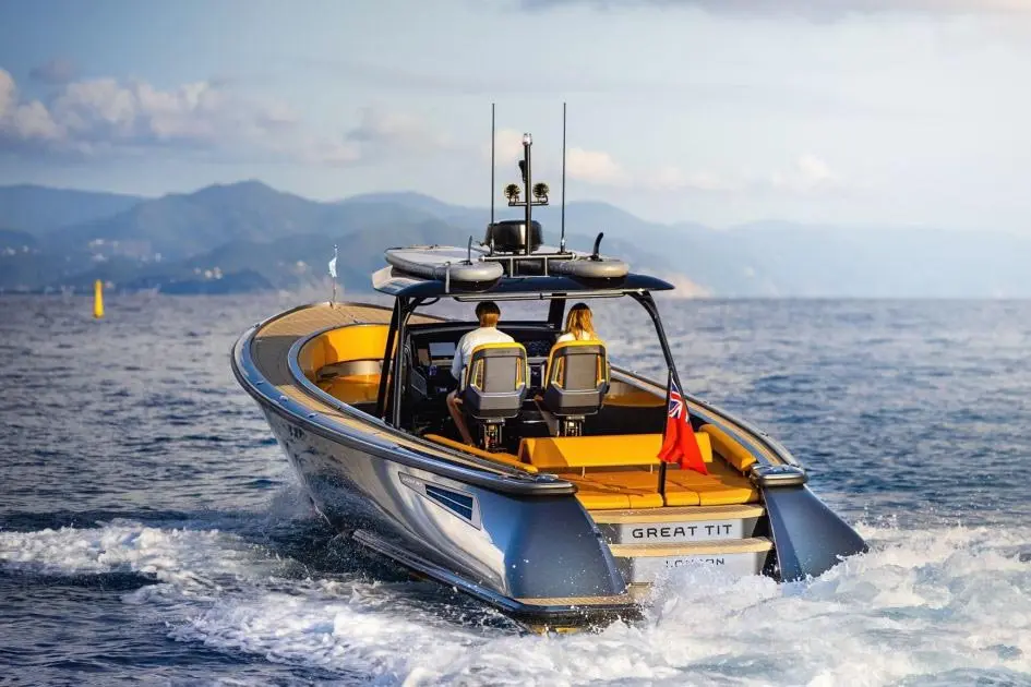 Wajer 38S, salon — Yacht Charter Saint-Tropez, Saint-Tropez. Wajer 38S — 11m