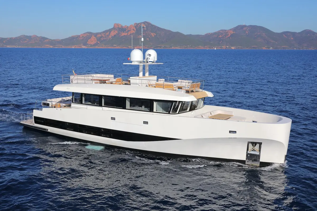 WallyAce 26, main deck — Yacht Charter Saint-Tropez, Saint-Tropez. WallyAce 26 — 26m